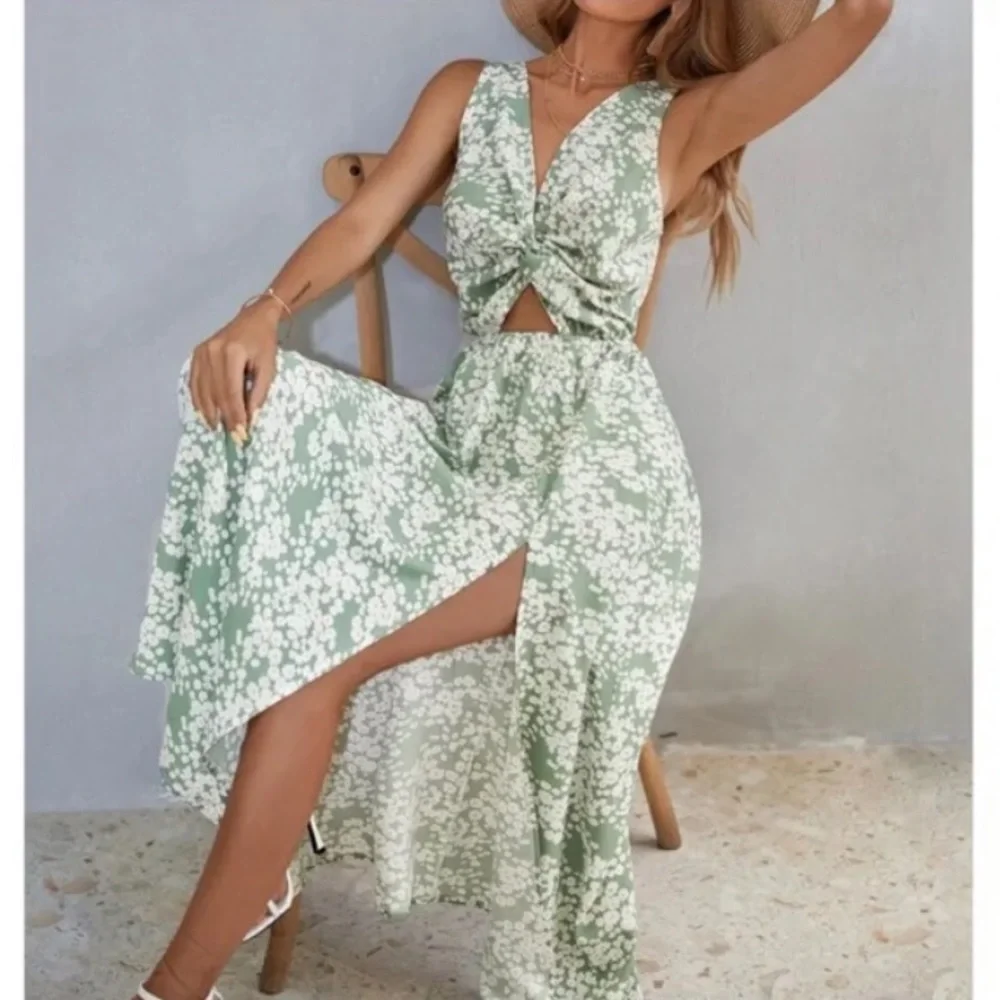 area crochet dress Aires Pattern – The Crocheting Party Wear Dress For Handmade in Indonesia from 3d floral appliqué dress Color:Keep It Moving Print